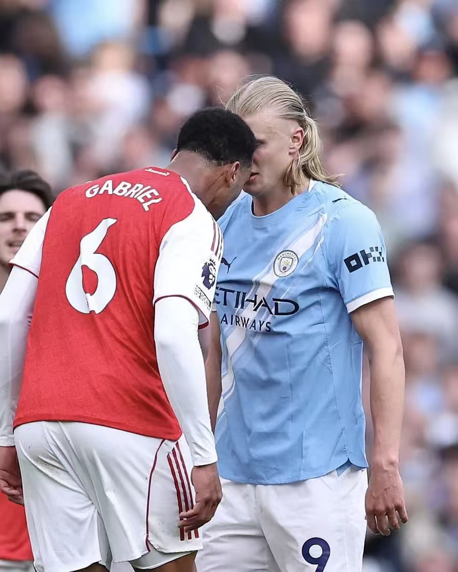 Brilantnost Manchesteru City a sláva Severu: Haalandův duet
